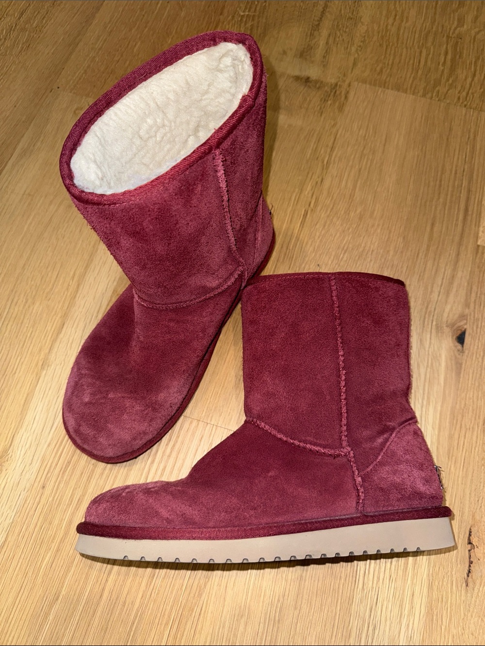 Koolaburra by UGG Women's Burgundy Faux-Suede Cozy Winter Boots size 9